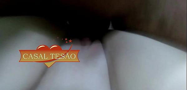  Casal Tesao amigo socando forte na minha boceta e marido tarado so filmando e babando.